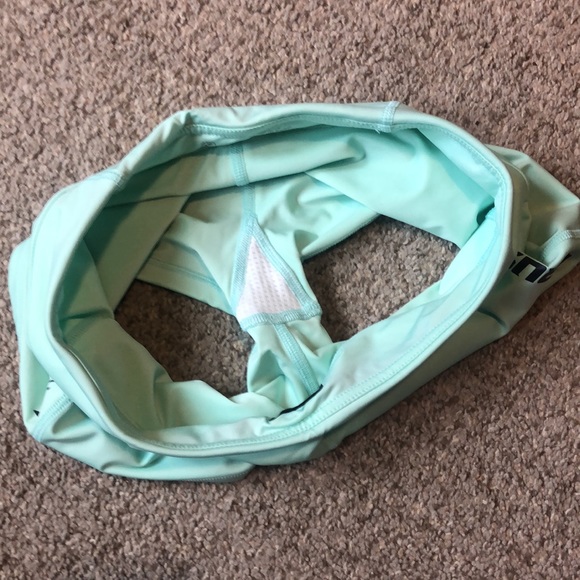 Virus Tech Shorts, Size Medium in Mint - Picture 4 of 5